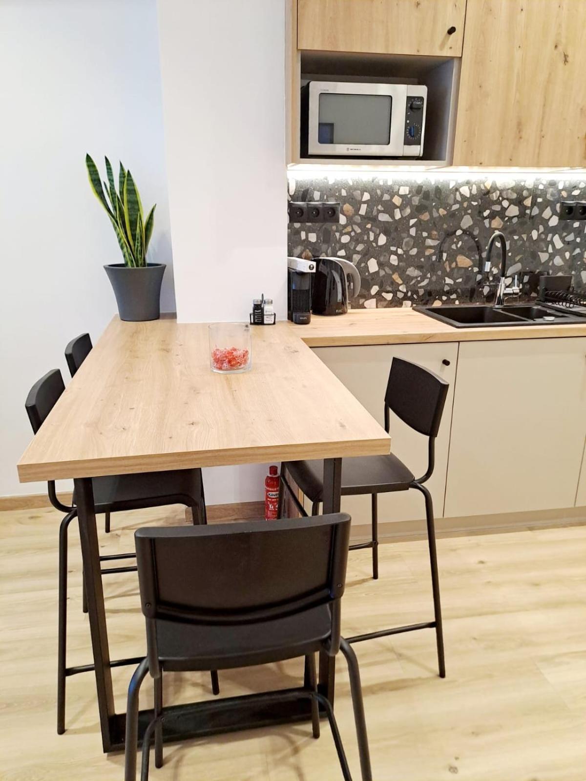Sun Marco Apartments In Афины Номер фото